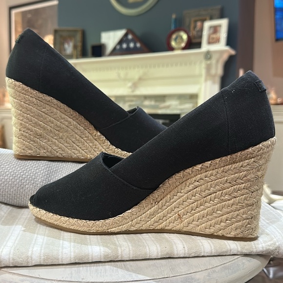 Toms “Michelle” Espadrille Wedge Sandal in Black Canvas w/Rope Heel in 10 WIDE - Picture 2 of 11
